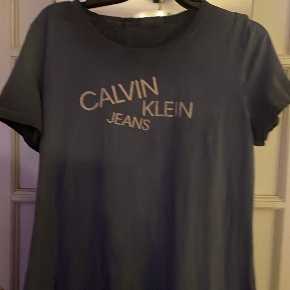 Woman’s Calvin Klein tshirt dress - Picture 2 of 3